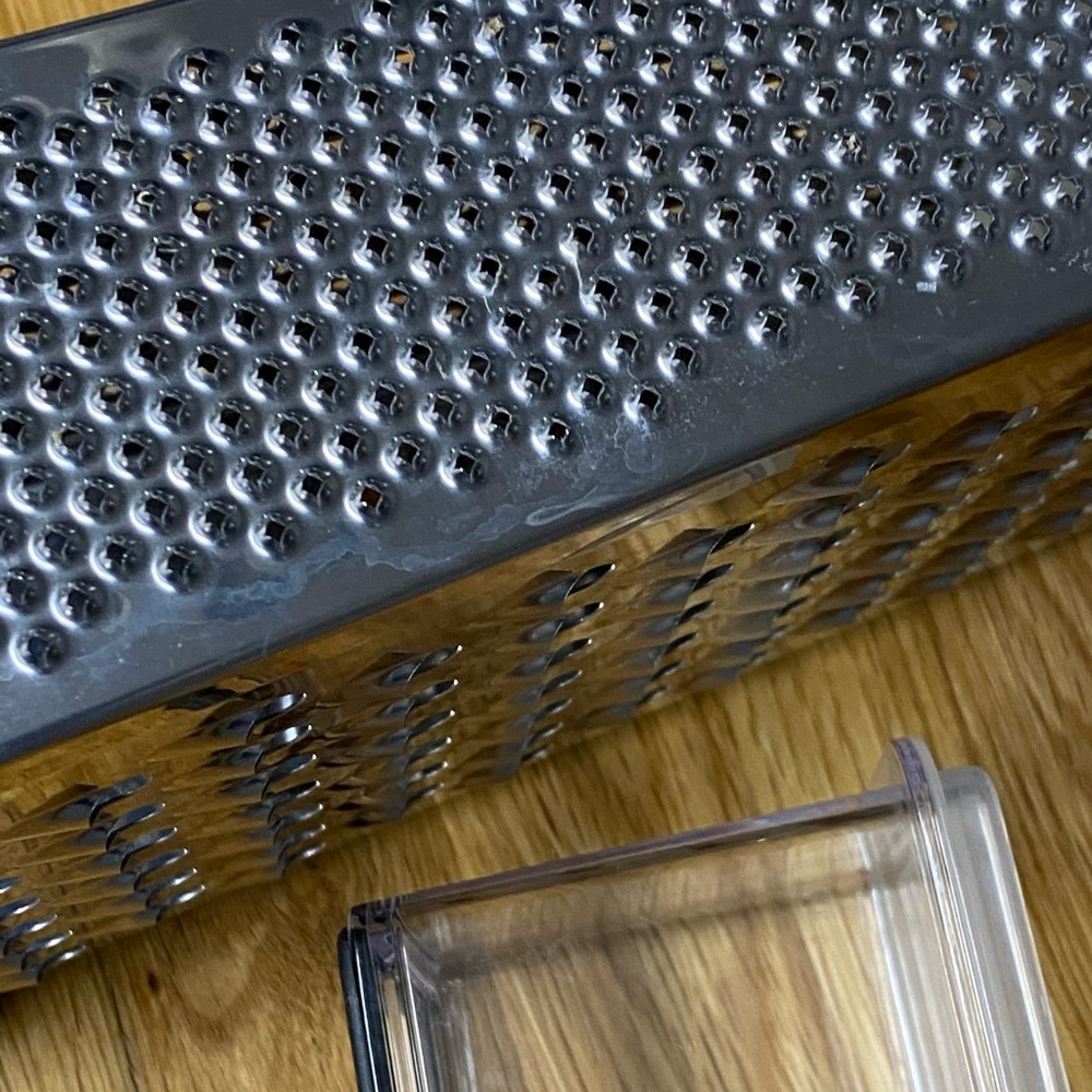 OXO Good Grips Box Grater 4 sided - Picture 5 of 5